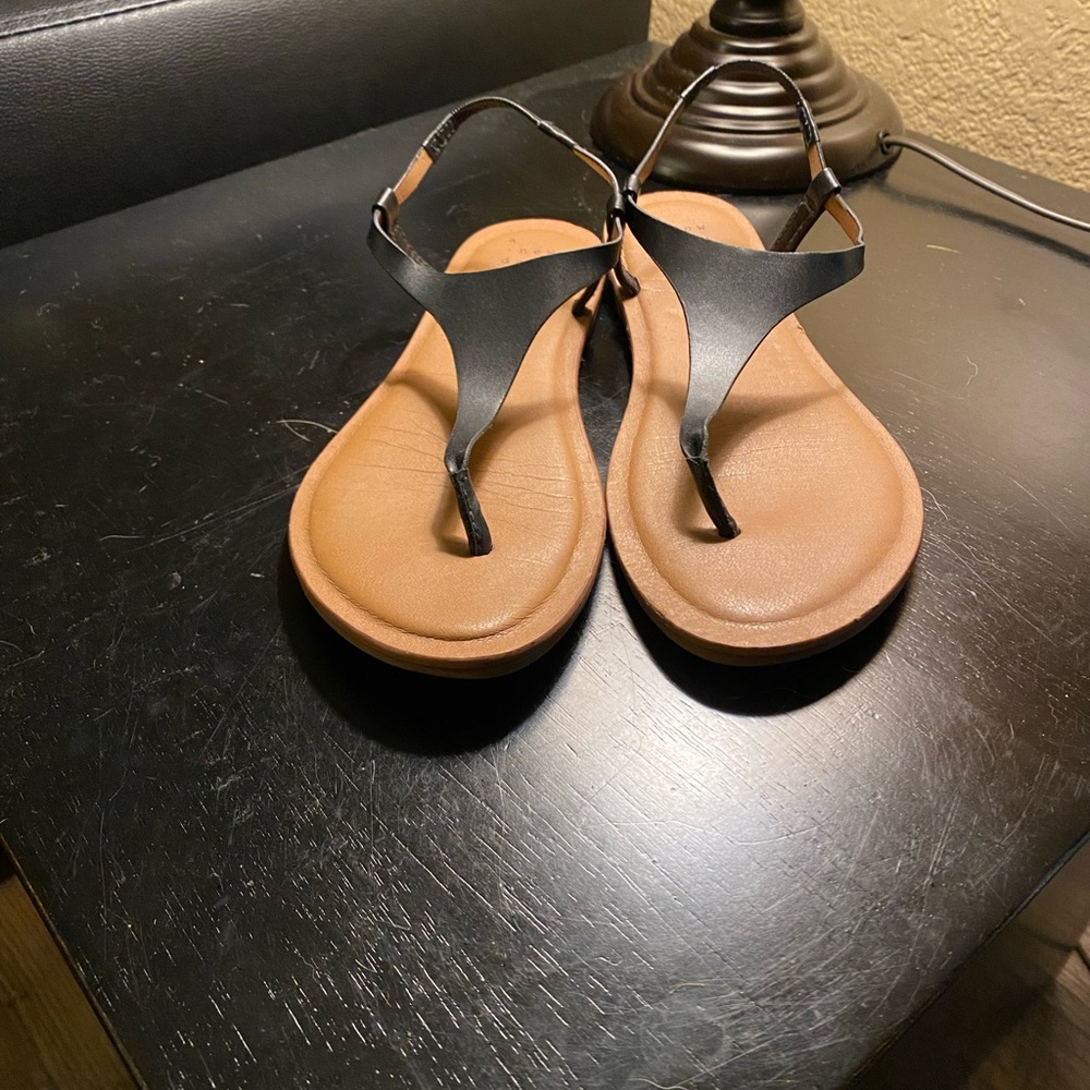Womens size 7 1/2 sandals